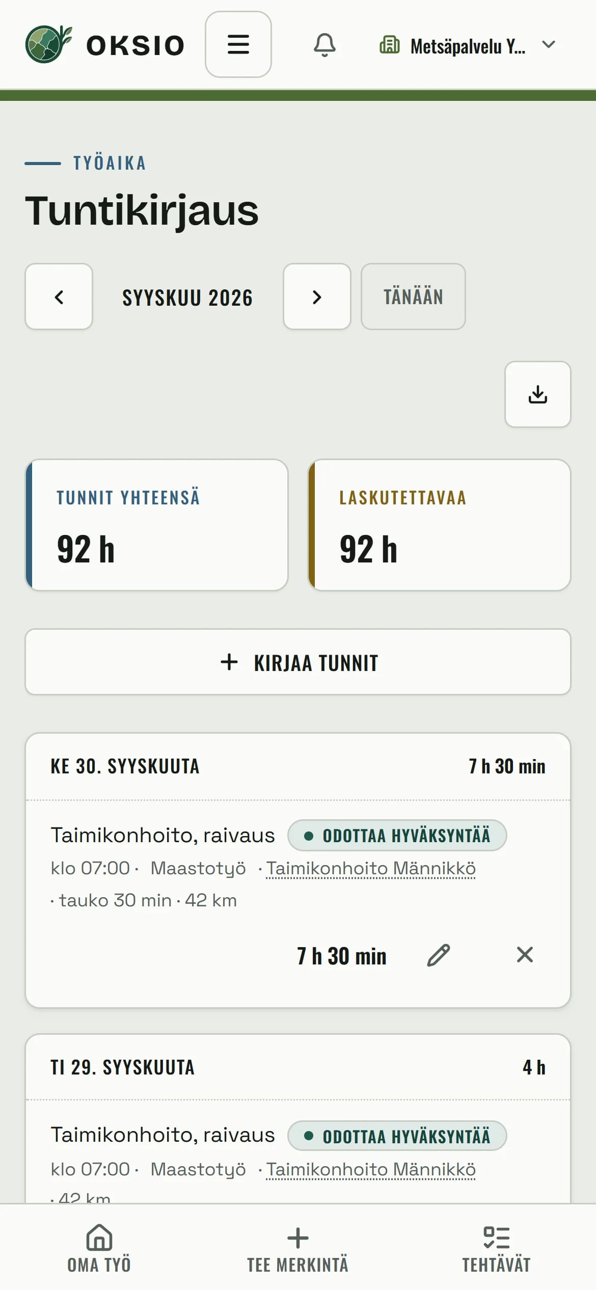 Tuntikirjaus puhelimessa: syyskuu 2026, tunnit yhteensä 92 h, laskutettavaa 92 h, ke 30.9. taimikonhoito 7 h 30 min (tauko 30 min, 42 km) odottaa hyväksyntää.
